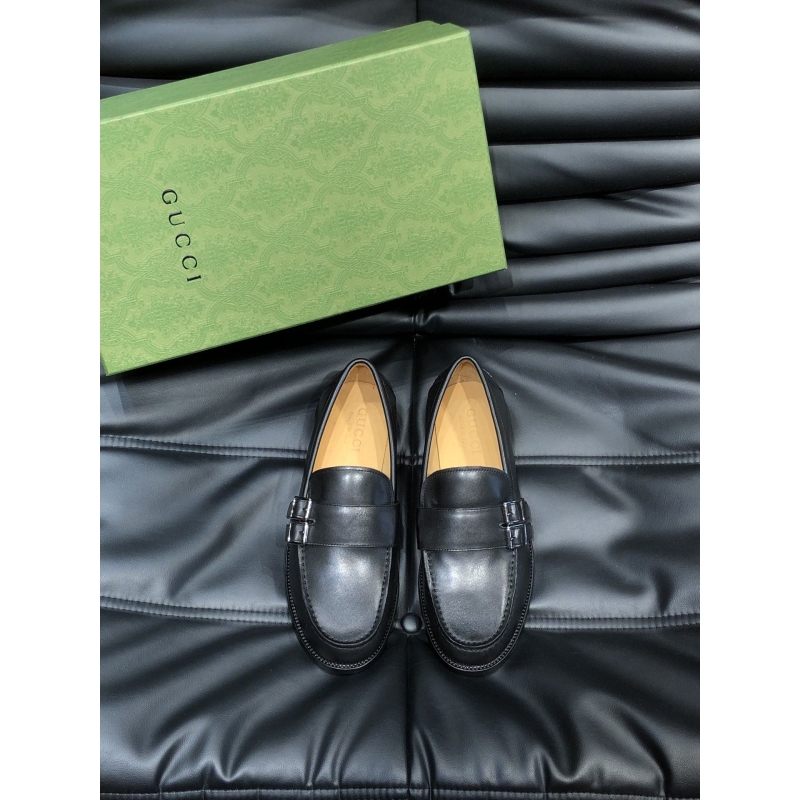 G*u*i leather shoes